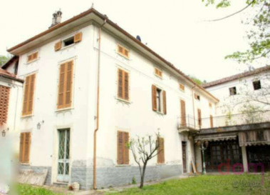 Building Residental Santo Stefano Belbo, Cuneo, Piemont, 12058, Włochy